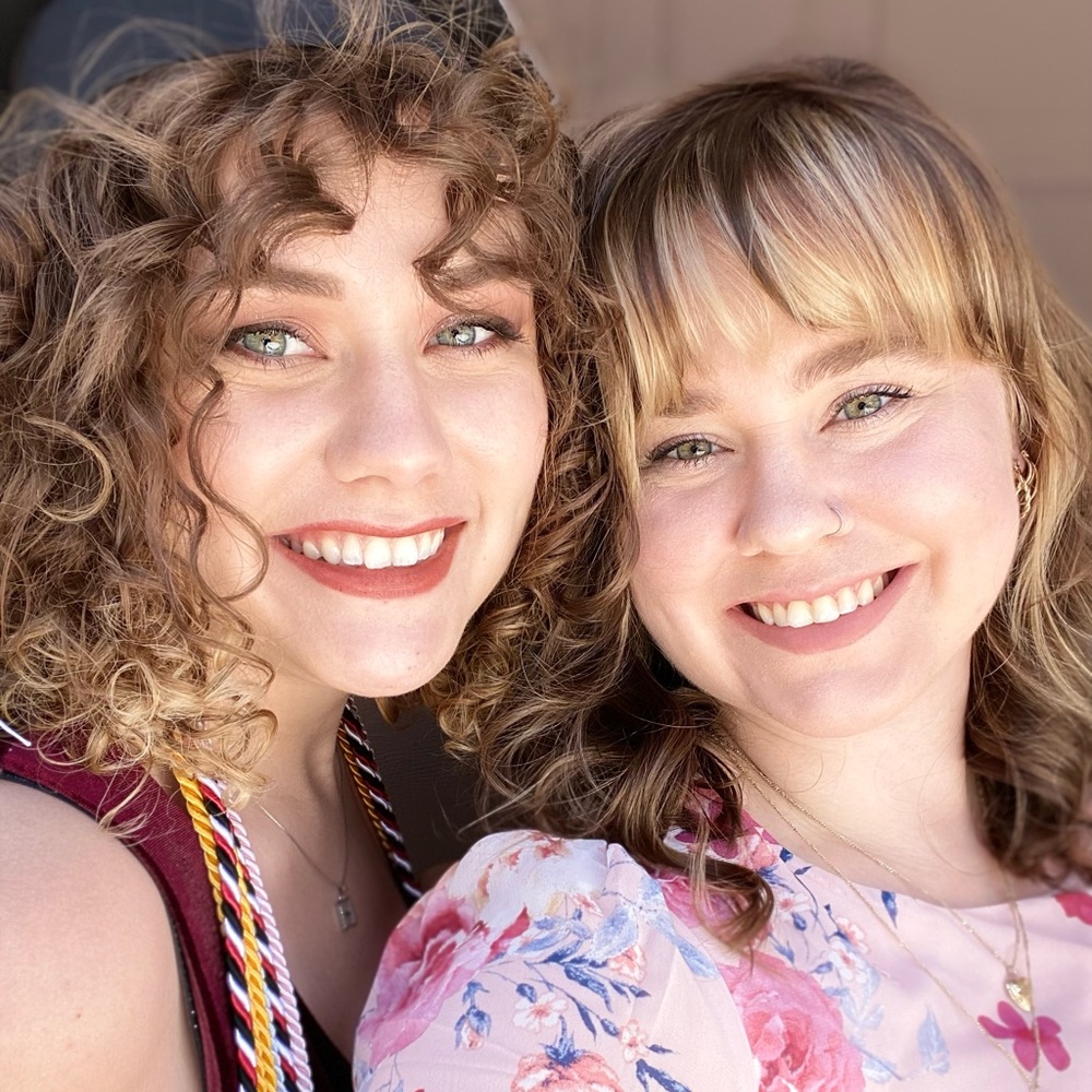 Meet your Poshers, Holly and Natalie